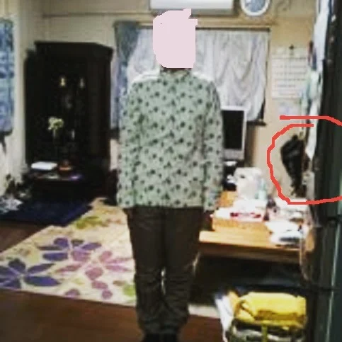 心霊写真　除霊現場のご祈祷✨

苦手な方はご遠慮ください。

こんにちは！マネージャーのロクさんです✨

いつもご覧いただきありがとうございます！！🙇‍♂️😛

どこに何が写っているかは説明いたしません。

分かる人にはわかると思います。

PS, CGがない時代の物です。

📍茨城県土浦市Medium-spiritual
🚃JR常磐線荒川沖駅下車　西口から徒歩５分💌霊視鑑定・スピリチュアルカウンセリングのご予約は @mediumibaraki 🔗から
対面・電話・オンライン🆗
TEL 080-6557-1598
Instagramもフォローいただけると嬉しいです。これからどうぞ宜しくお願いします🙏
👦マネージャー六さん
#霊媒師
#霊障害
#霊障
#除霊
#電話鑑定
#スピリチュアルカウンセリング
#婚活
#精神障害
#占い
#霊能者
#浄霊
#スピリチュアル
#心霊写真